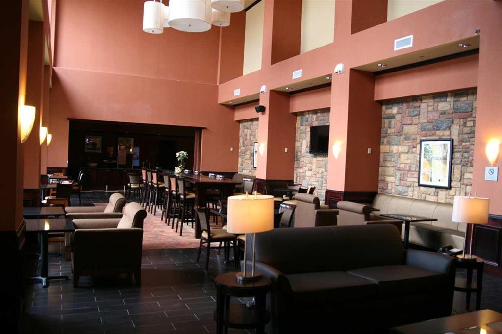 Hampton Inn & Suites Mission Restaurant photo